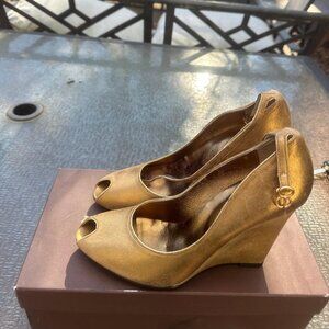 NIB Bally Ankle Strap Wedge Pump, Size Euro 40/US 9.5, Made in Italy